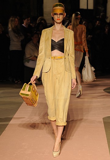 ロエベ」2010年春夏パリ・コレクション - WWDJAPAN ‐ 最新ファッション 