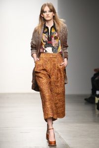 新品！カレンウォーカーKaren Walkerドット柄シルクシャツ カレン ウォーカー(KAREN WALKER)コレクション一覧｜ELLE ONLINE