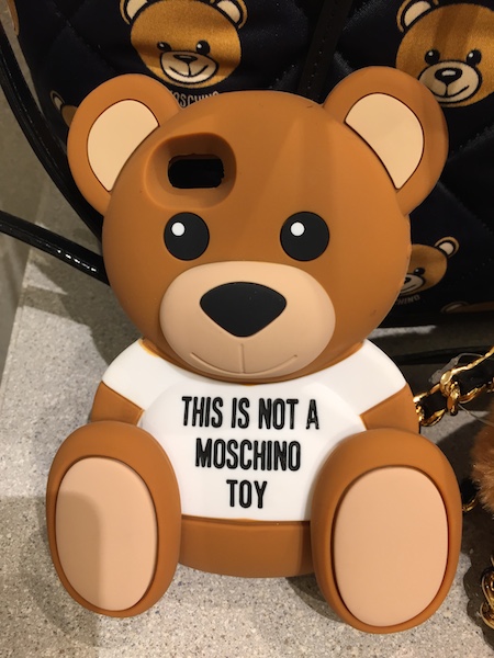 昨晩ミラノで発表されたばかりの「モスキーノ」2015-16年秋冬