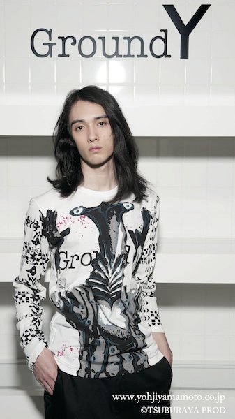 ヨウジヤマモト グラウンド ワイ が ウルトラマン とのコラボアイテム発売 Wwdjapan