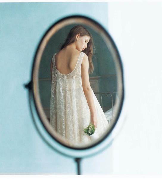 日本限定のドレスライン「ジル スチュアート ホワイトライン」が