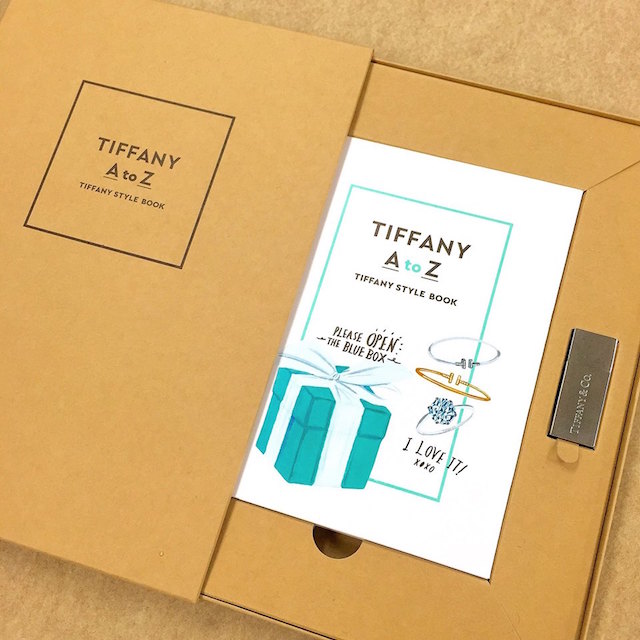 正規品　Tiffanyティファニー　取扱説明書（英語版）40枚セット オリジナルUSB付きの「ティファニー」スタイルブック「TIFFANY A to Z