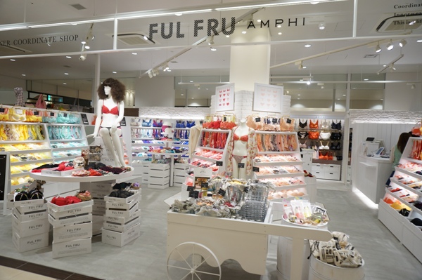 再開発で話題の武蔵小杉の新ランドマーク ららテラス 武蔵小杉 が19日オープン Wwdjapan