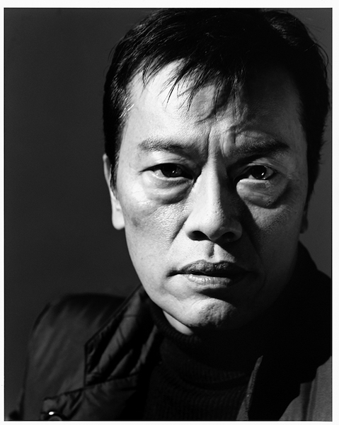 アラーキーが男を撮る！人気連載の作品207点を集めた写真展を表参道