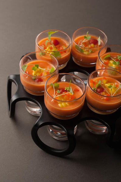 エディション・コウジ シモムラ」シェフがテーブルウエアブランド発売