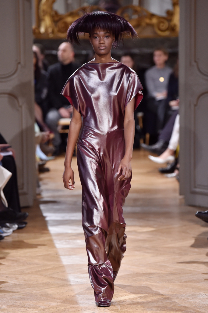 ジョン ガリアーノ」2017-18年秋冬パリ・コレクション - WWDJAPAN
