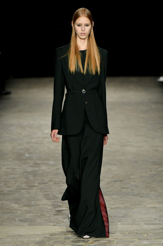 【希少本】VERONIQUE BRANQUINHOヴェロニク・ブランキーノ未開封 ヴェロニク ブランキーノ - 2014年 春夏コレクション｜Fashion｜madame