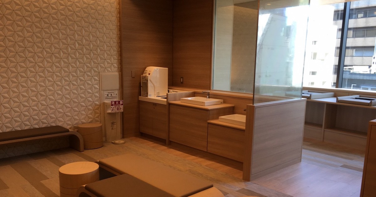 超高級モール ギンザ シックス のトイレに潜入 Wwdjapan