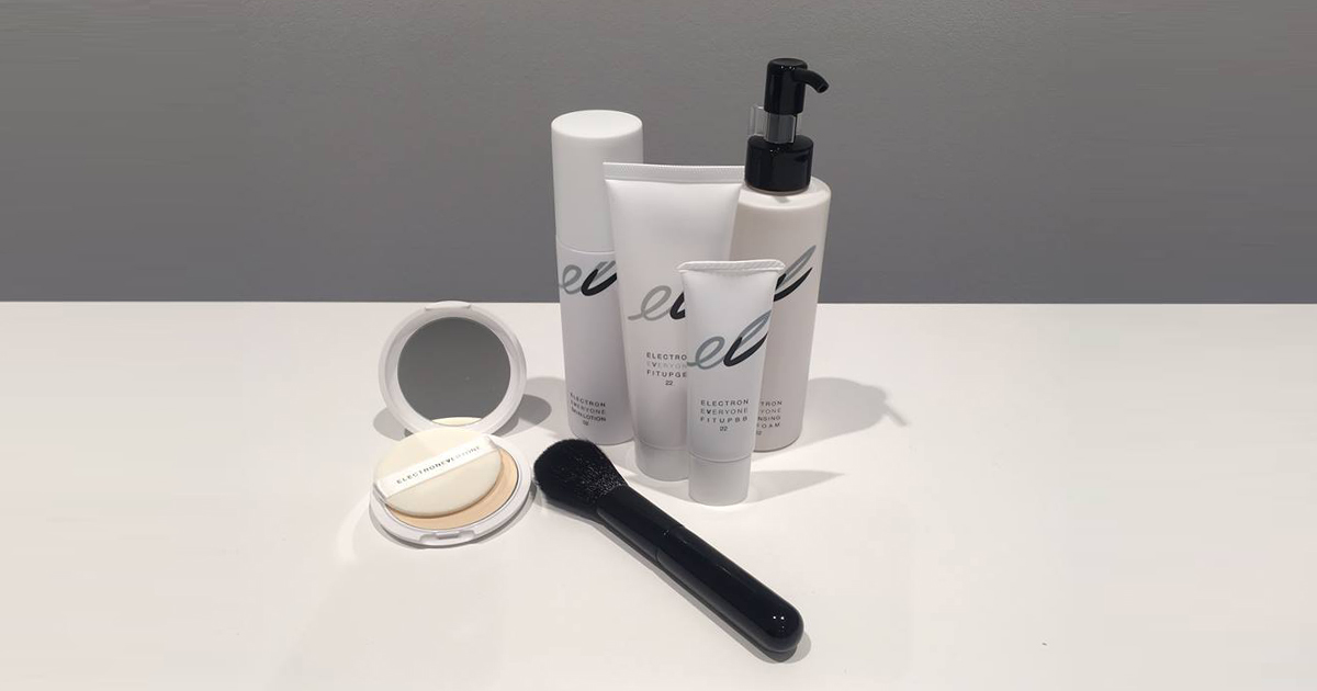 10秒で肌が引き締まる化粧水 話題の電子コスメが一般向けに商品化