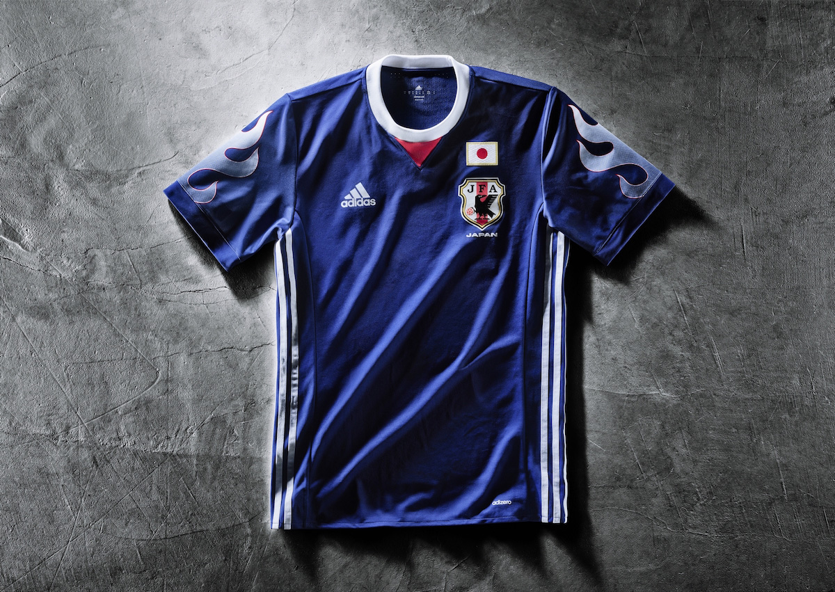 96％以上節約 サッカー日本代表 Tシャツ Lサイズ 炎 1996 JFA vakancja.pl