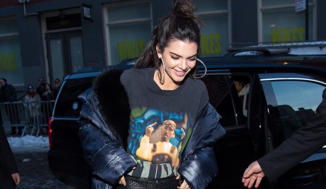 新版 Jenner Kendall ケンダルジェンナー 新品未使用 Tシャツ 着用 Tシャツ カットソー 半袖 袖なし Www Qiraatafrican Com