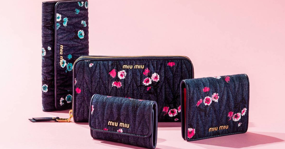 ミュウミュウ」が日本限定の花柄 × デニムのバッグを発売、期間限定店 ...