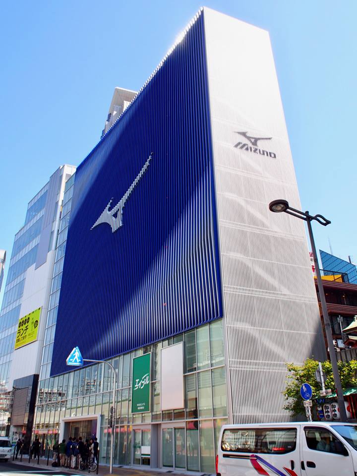 ミズノが大阪に体感型旗艦店 一流投手の165km高速スライダーをvrで体感 Wwdjapan Com