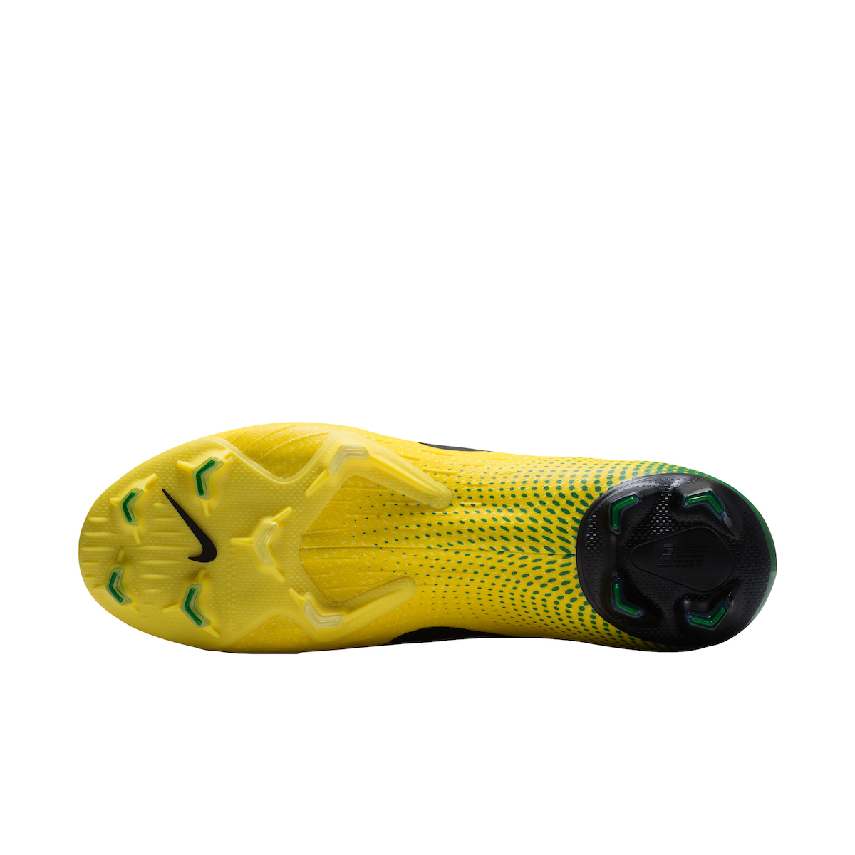 ブラジルの“怪物”ロナウド着用スパイクのデザインを最新“ナイキ エア 