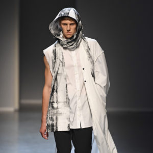 ISABEL BENENATO イザベル・ベネナート カジュアルパンツ ボトムス レディース Pants Black