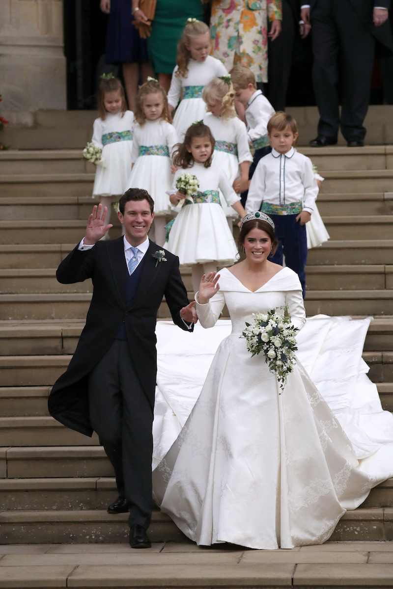 英国ユージェニー王女が結婚 ピーター ピロット のドレスにティアラは93 7カラットのエメラルドが輝く ブシュロン 製 Wwdjapan