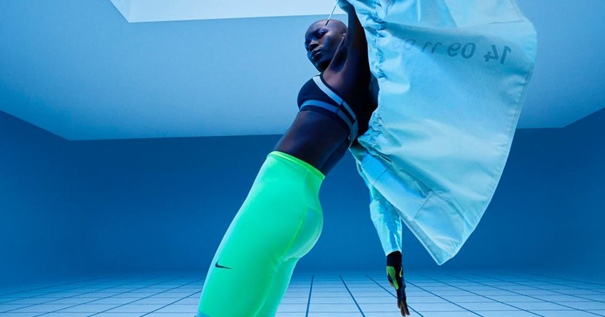美品。nike ナイキ TECH PACK HOLOKN テックパック 美品。nike ナイキ TECH PACK HOLOKN テックパック（NIKE TECH