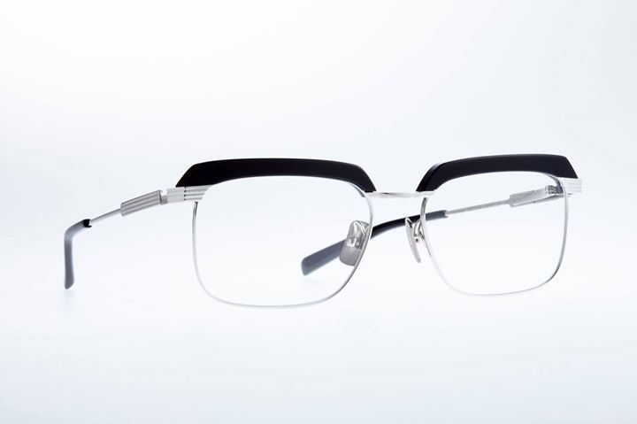 フォーナインズが独眼鏡「ウルフギャング プロクシュ」の生産・販売を