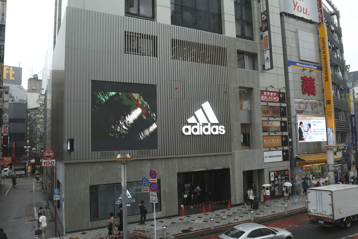 アディダス渋谷店が改装で日本最大級に 選手気分を味わうことができる世界観 Wwdjapan