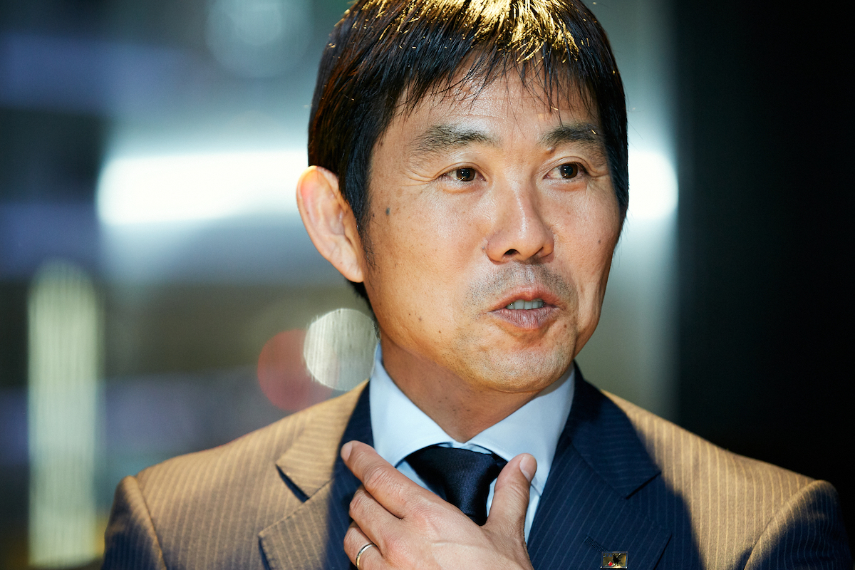 サッカー日本代表の森保監督がスーツで試合に挑む理由 ダンヒル の新モデル発表会で直撃 Wwdjapan Com