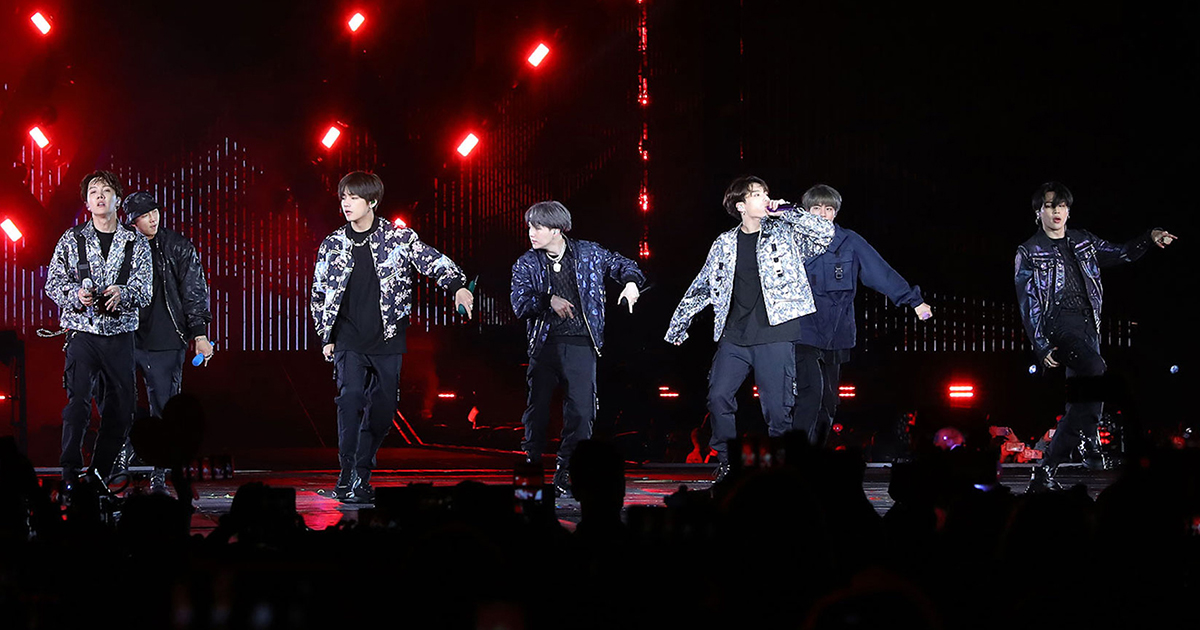ディオール」メンズのキム・ジョーンズがBTSのステージ衣装を手掛ける 
