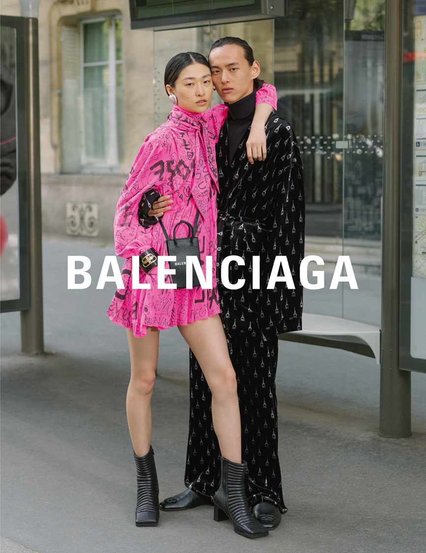 バレンシアガ（BALENCIAGA）ロゴ人気アイテム ストリートファッション 