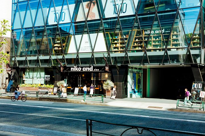 名古屋に国内最大店オープンの ニコアンド 既存店舗も大型化で世界観を表現 Wwdjapan Com