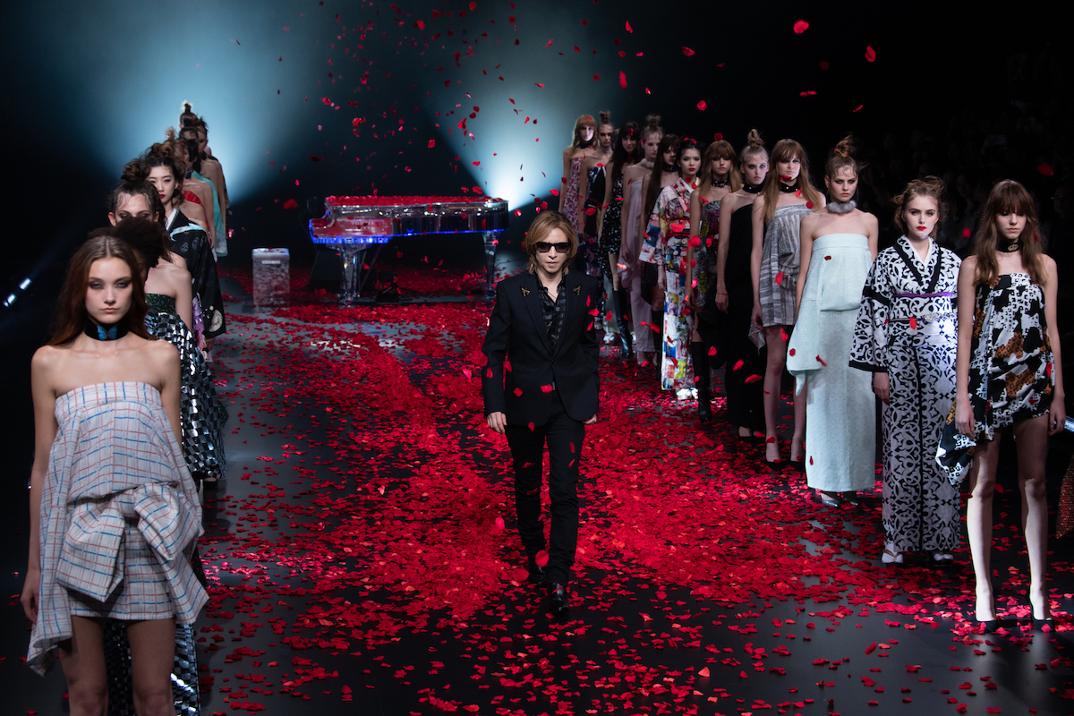 初の「楽天 ファッション ウィーク東京」が開幕 X JAPANのYOSHIKI