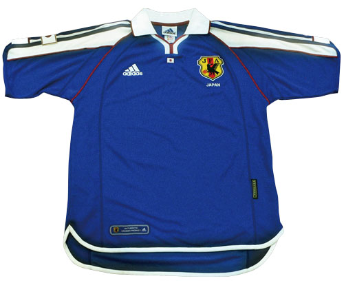 1999年からアディダスが手掛けるサッカー日本代表の歴代ユニホームを 