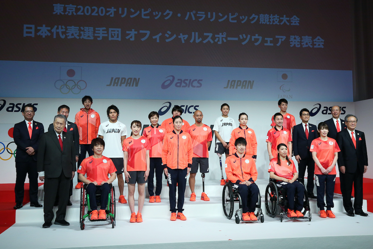 東京オリパラの公式スポーツウエアがお披露目 “ジャポニズム”を掲げ 