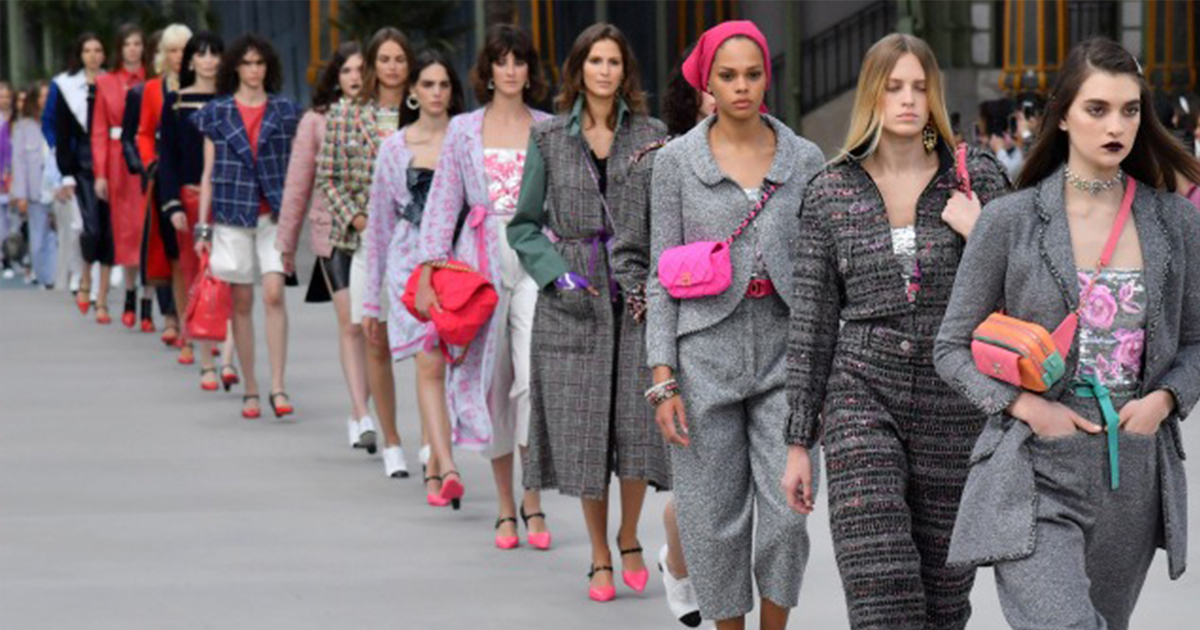 大量　おまとめ　ブランド　カタログ　エルメス グッチ　シャネル　　フェンディ他 大量 おまとめ ブランド カタログ エルメス グッチ シャネル