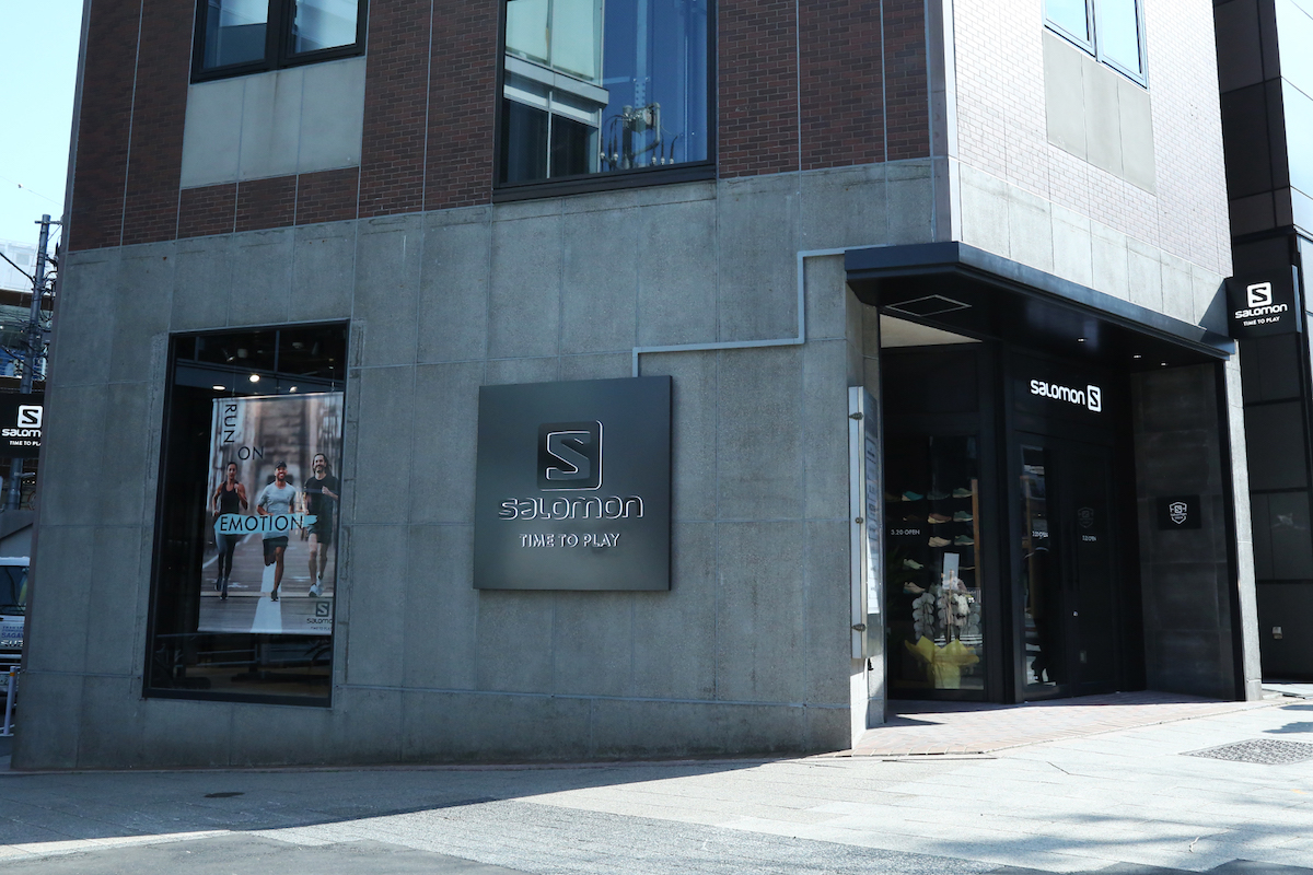 サロモン が渋谷 原宿エリアに直営店オープン 世界初のスニーカーの売り場も Wwdjapan Com