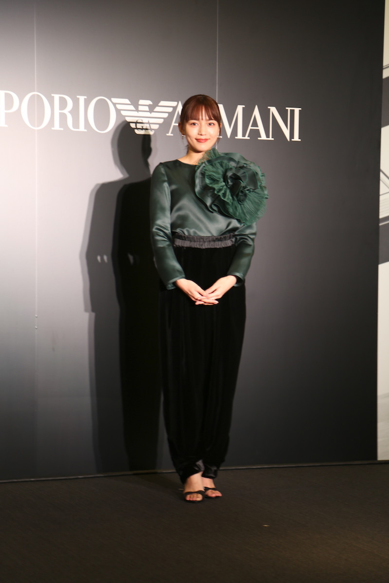 川口春奈が「エンポリオ アルマーニ」のキャンペーンモデルに抜擢 日本人女優では11年ぶり - WWDJAPAN