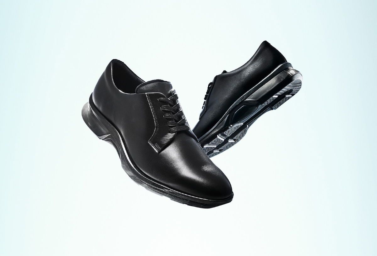アシックスの“走れるビジネス靴”がさらに進化 ランニングシューズの
