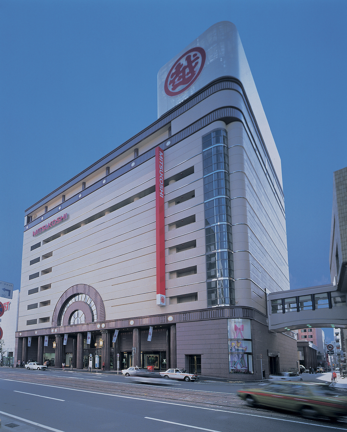 アパレル大手5社で閉店3100以上 コロナが迫る大転換 - WWDJAPAN