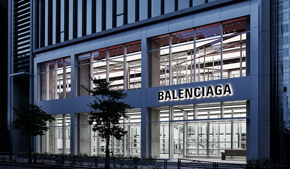 「バレンシアガ」が青山店を拡張リニューアル 世界最大級の旗艦店へ （PR） | WWDJAPAN