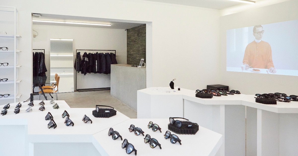 ジンズが未来の眼鏡店を目指した実験店をオープン　「ミノトール インスト」と共同出店