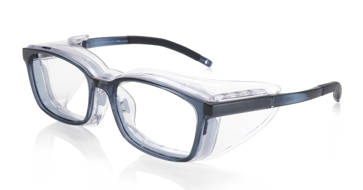 コロナ感染予防にも効果 ジンズ ゾフ が飛沫カット眼鏡を発売 Wwdjapan