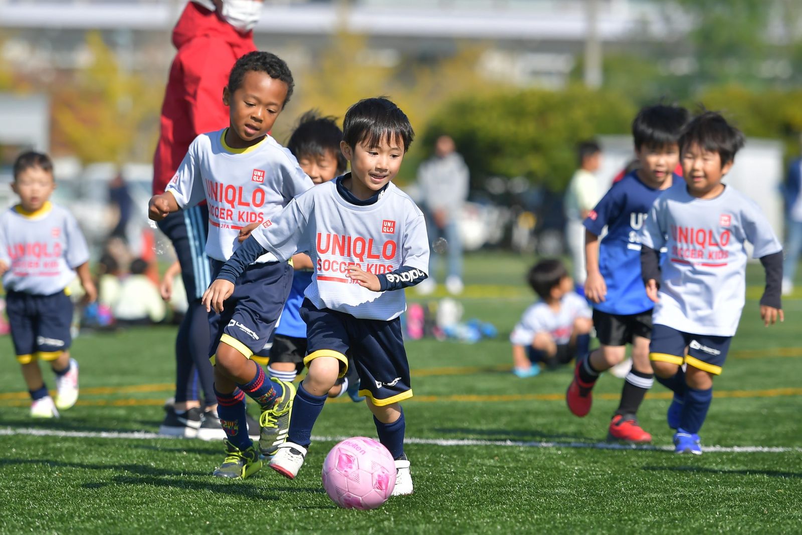ユニクロの子ども向けサッカープログラム キャプテンに内田篤人が就任 Wwdjapan