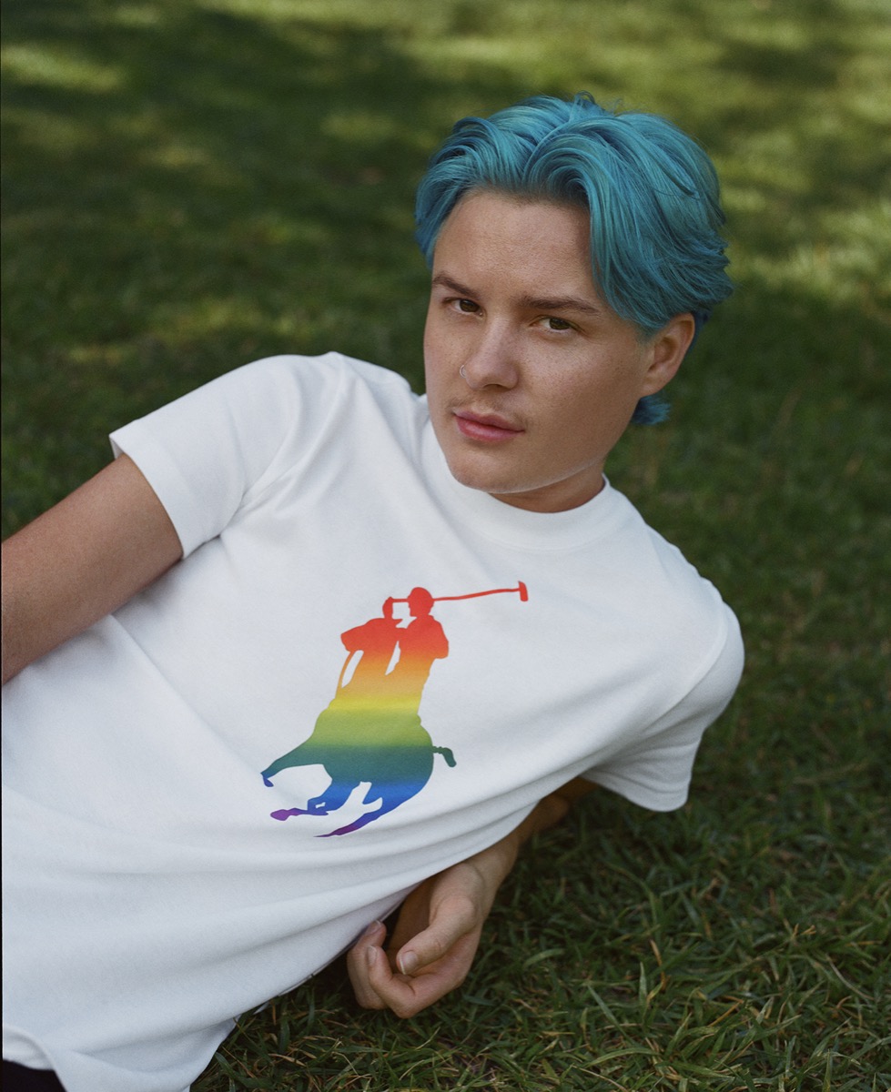 ラルフ ローレン」の“ポロ ポニー”がレインボーに LGBTQ+支援のカプセルコレクション発売 - WWDJAPAN