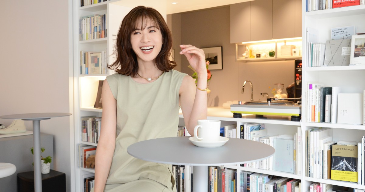 モデル高垣麗子がデザインしたセットアップ発売　豊島のチャリティープロジェクトの一環で