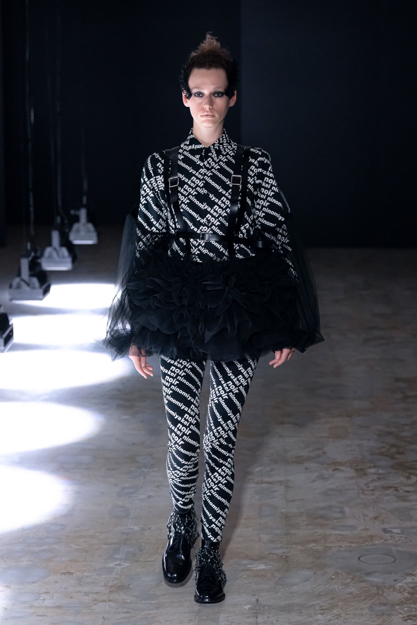 人気ブランドの 2022SS NOIR KEI NINOMIYA 2022SS KEI チュール