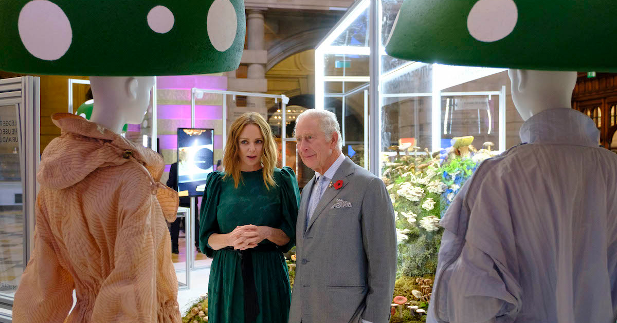 ステラ・マッカートニーがCOP26に参加 動物由来のファーやレザー廃止を