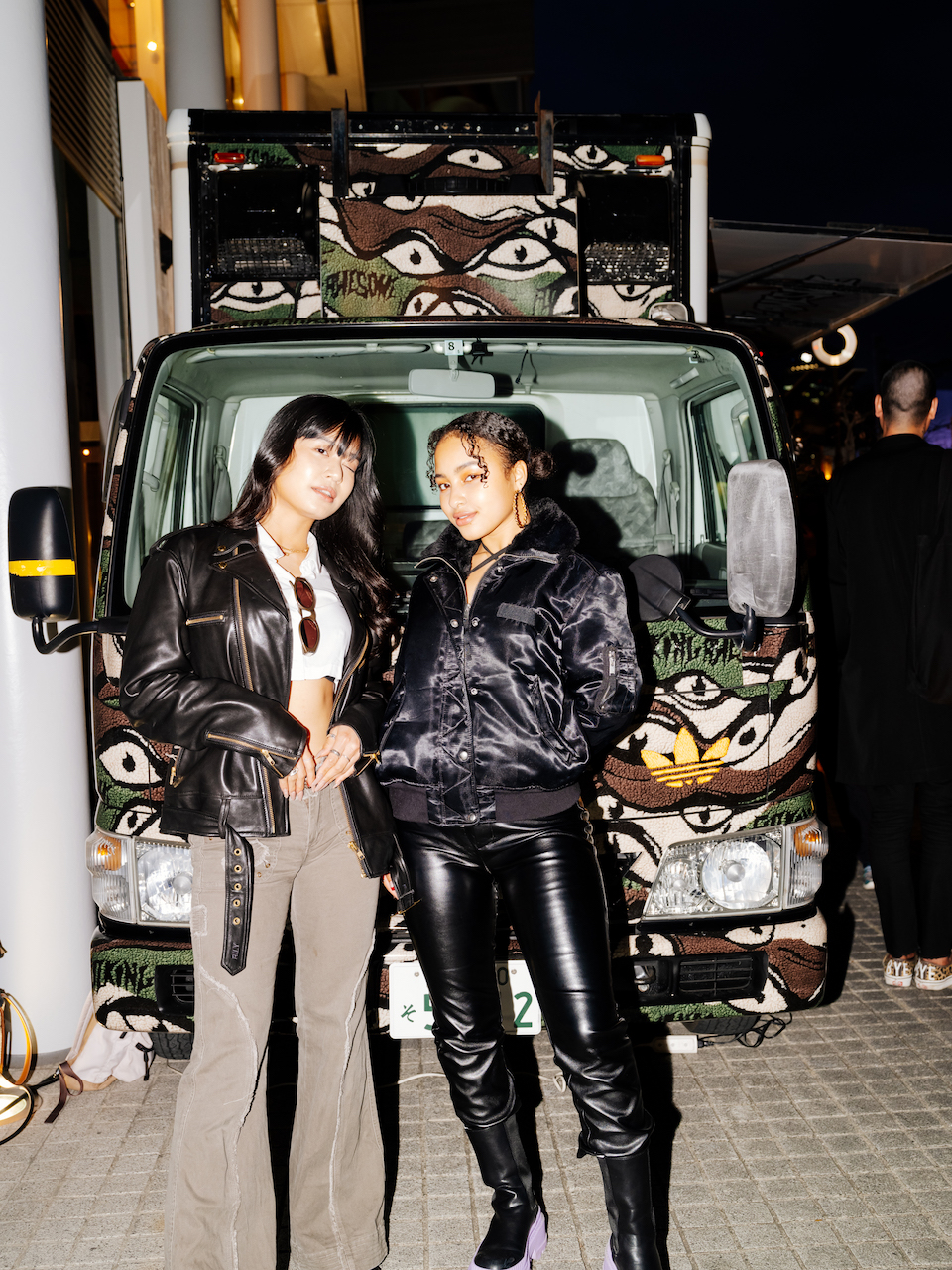 韓国アイドル着用❗️ adidas トラックジャケット タグ付き新品 𝐔𝐏 𝐓𝐎 𝐃𝐀𝐓𝐄 on X: 