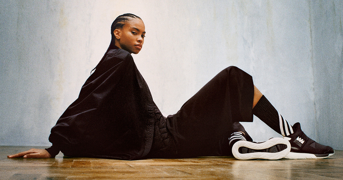 Y-3」が20周年を記念してアイコンスニーカーを復刻 5月25日に