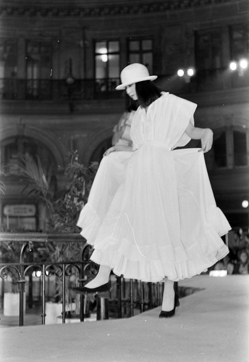 ファッションの“女性活躍史”を井上雅人准教授と振り返る 「産業を