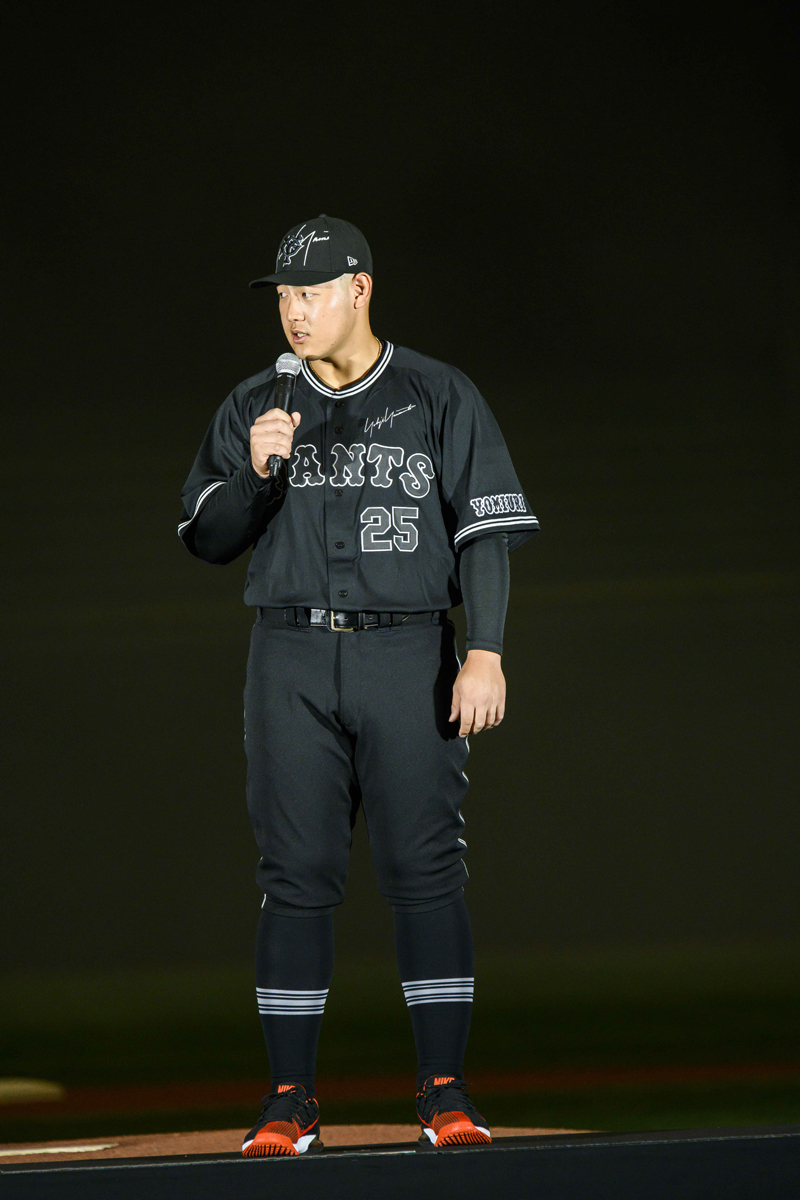 丸佳浩選手 ジャイアンツ×Yohji Yamamoto レプリカユニホーム-