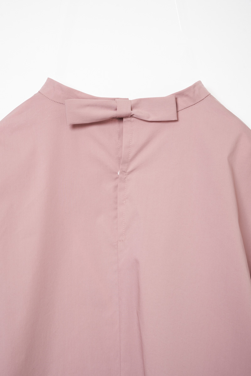 ユナイテッドアローズ　ピンクブラウス ユナイテッドアローズがウクライナ支援のため“ピンク”をテーマに6