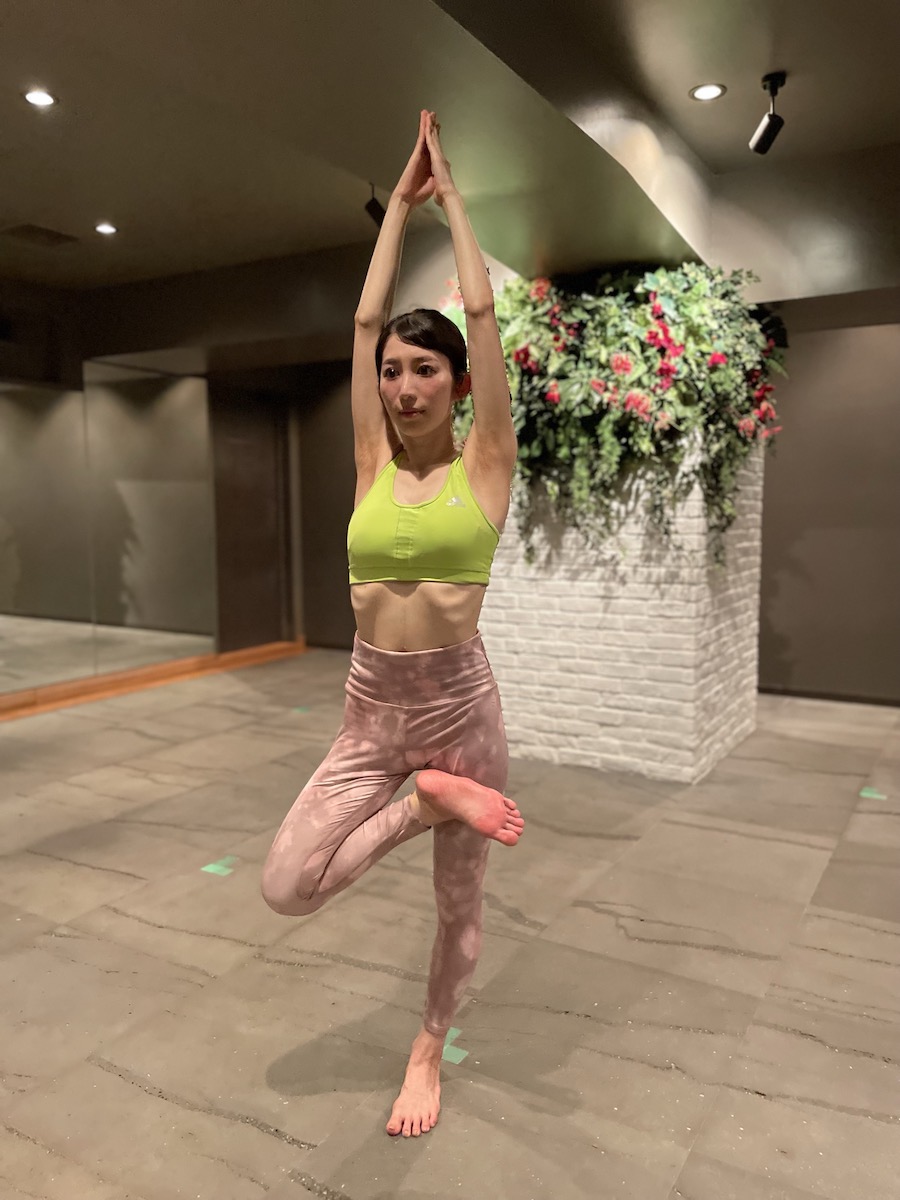 滝汗必至！理想の体は溶岩ヨガで手に入れる【爆裂！健康美容マニア道