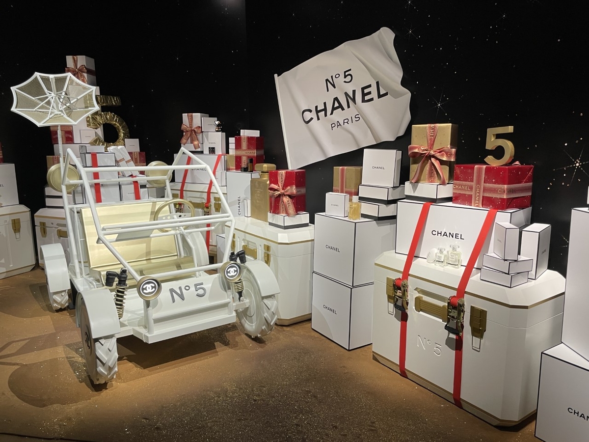 ゴールド CHANEL シャネル 2022年ホリデーイベント ナンバー5香水